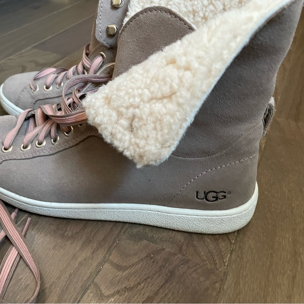 UGG High top fur sneaker